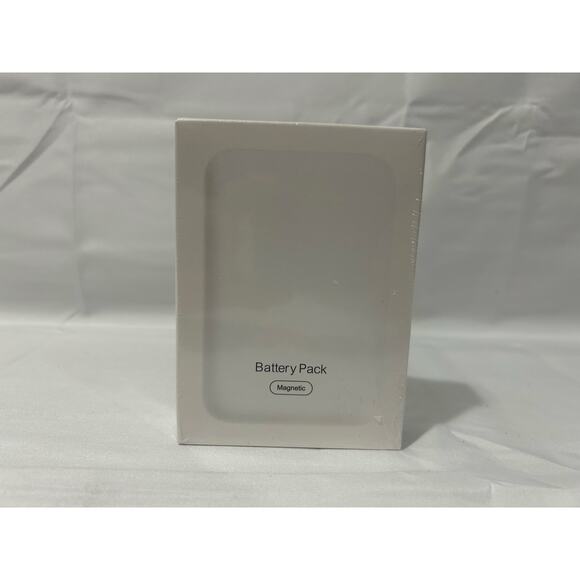 Wireless Portable Magnetic Charger Compatible for iPhone magsafe - Picture 3 of 4